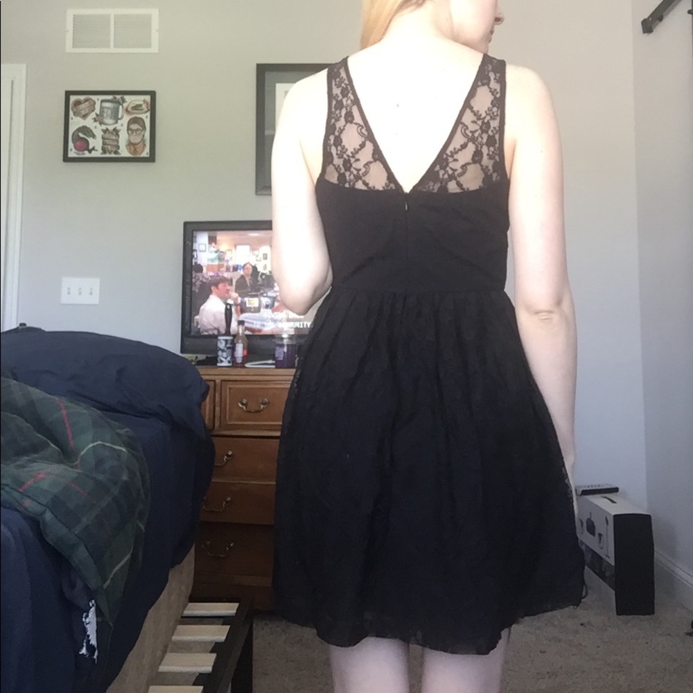Lace black dress - Picture 2 of 3
